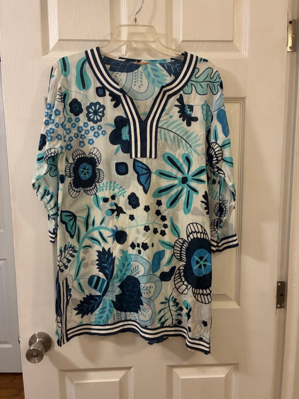 Sakkas Teal & Navy Floral V-Neck Tunic